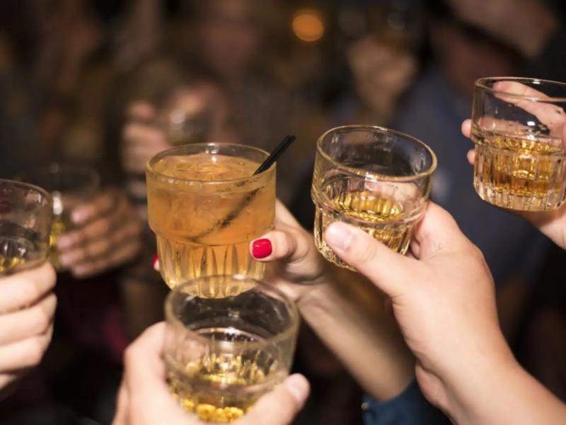 Κατάρρευση 17χρονης στη Σαντορίνη: Έρευνα για πώληση αλκοόλ
