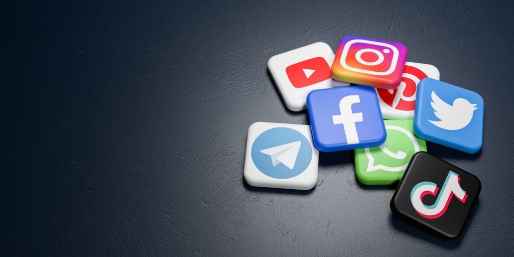 Προστασία παιδιών: Η Γαλλία απαγορεύει social media σε κάτω των 15 ετών