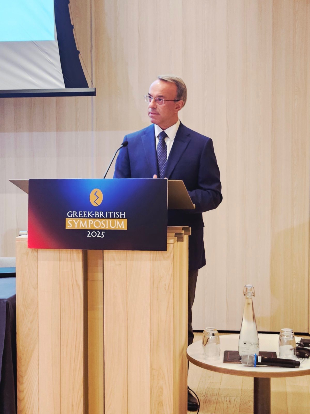 Χρήστος Σταϊκούρας στο Ελληνο-Βρετανικό Συμπόσιο 2025 συζητά για συνεργασία Ελλάδας – Ηνωμένου Βασιλείου