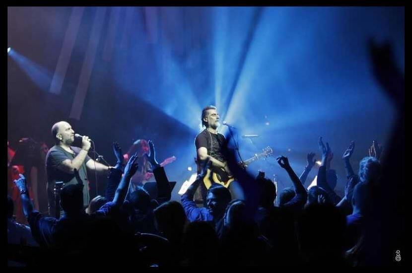 Το νέο single των Πυξ Λαξ «Καράβια που περάσατε» ξεχωρίζει στις πλατφόρμες