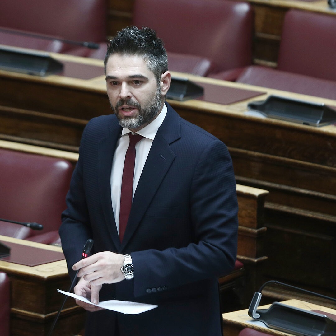 Βουλευτής Φθιώτιδας Γιάννης Σαρακιώτης κατά τη διάρκεια συνέντευξης Τύπου για την ίδρυση Πανεπιστημίου στη Λαμία