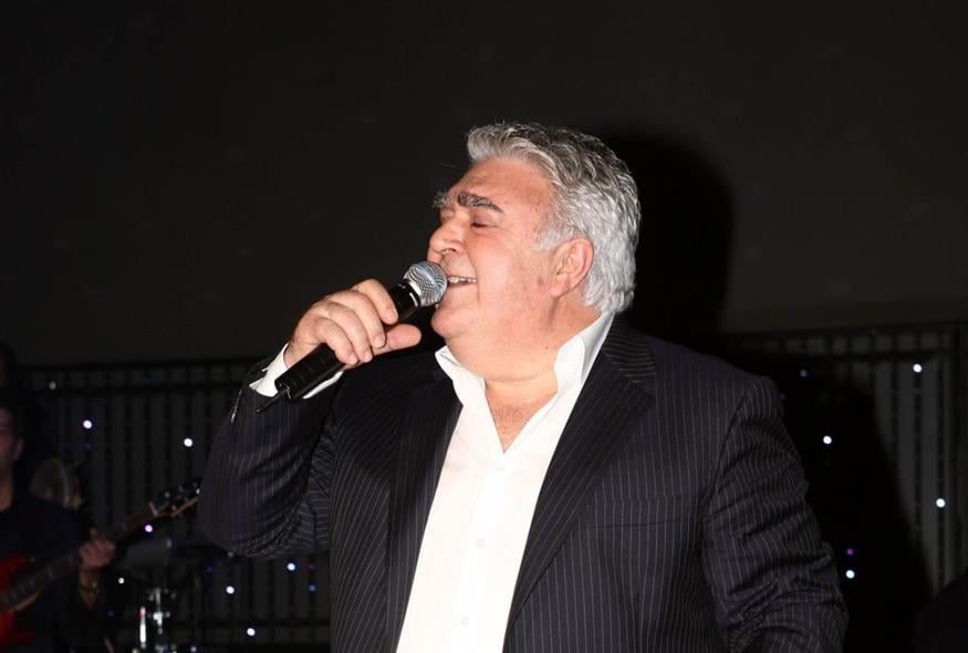 Ο Πασχάλης Τερζής επιστρέφει στη μουσική μετά από χρόνια απουσίας.