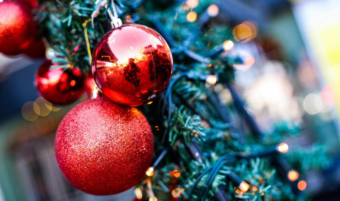 Δείτε αναλυτικά πώς υπολογίζεται για μισθωτούς, ημερομίσθιους και εργαζόμενους με διακοπές στη σχέση εργασίας.