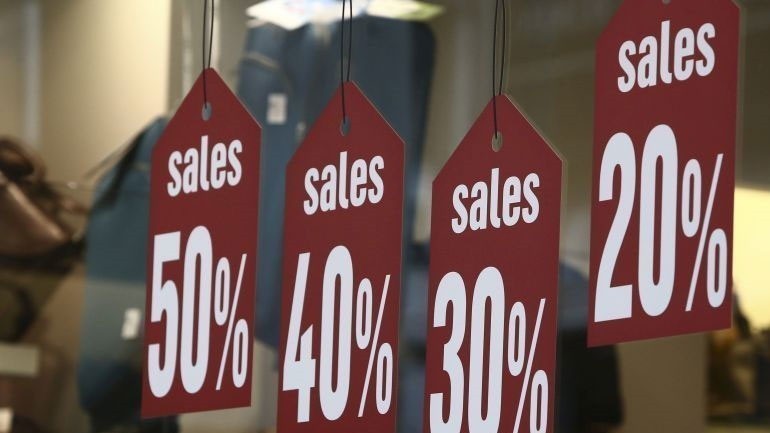 Τι πρέπει να γνωρίζουν οι καταναλωτές για τιμές και δικαιώματα.