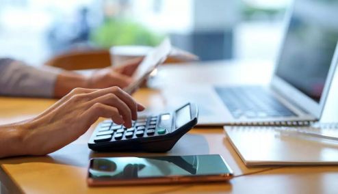 Φόρος εισοδήματος: Δόσεις, εκπτώσεις και κρίσιμες ημερομηνίες