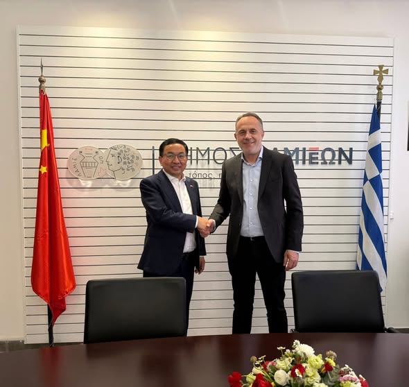 Στη Λαμία ο Πρέσβης της Κίνας – Συνάντηση με τον Δήμαρχο Λαμιέων