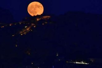 Απόψε το Full Moon Party στην Αγία Μαρίνα